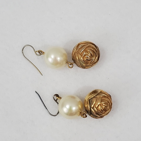 Vintage Drop Off White Round Faux Pearl Earrings Rose Beads - Picture 5 of 5